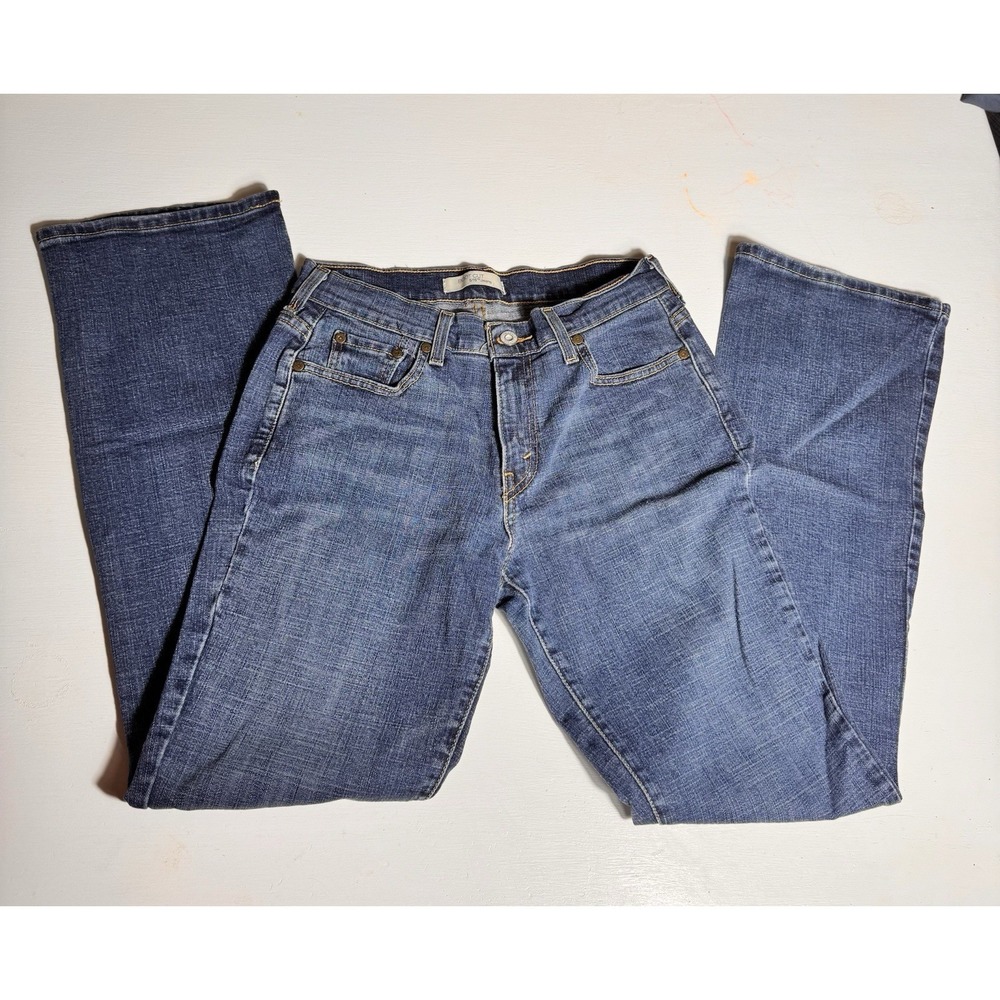 Vintage Levi's Blue Jeans 515" Women's sz 6 Medium - boot cut/99cotton - Picture 3 of 9